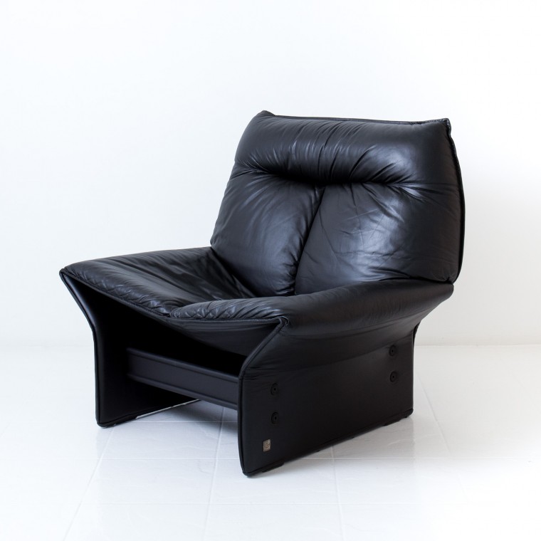 'Rondine' Lounge Chair by Busnelli